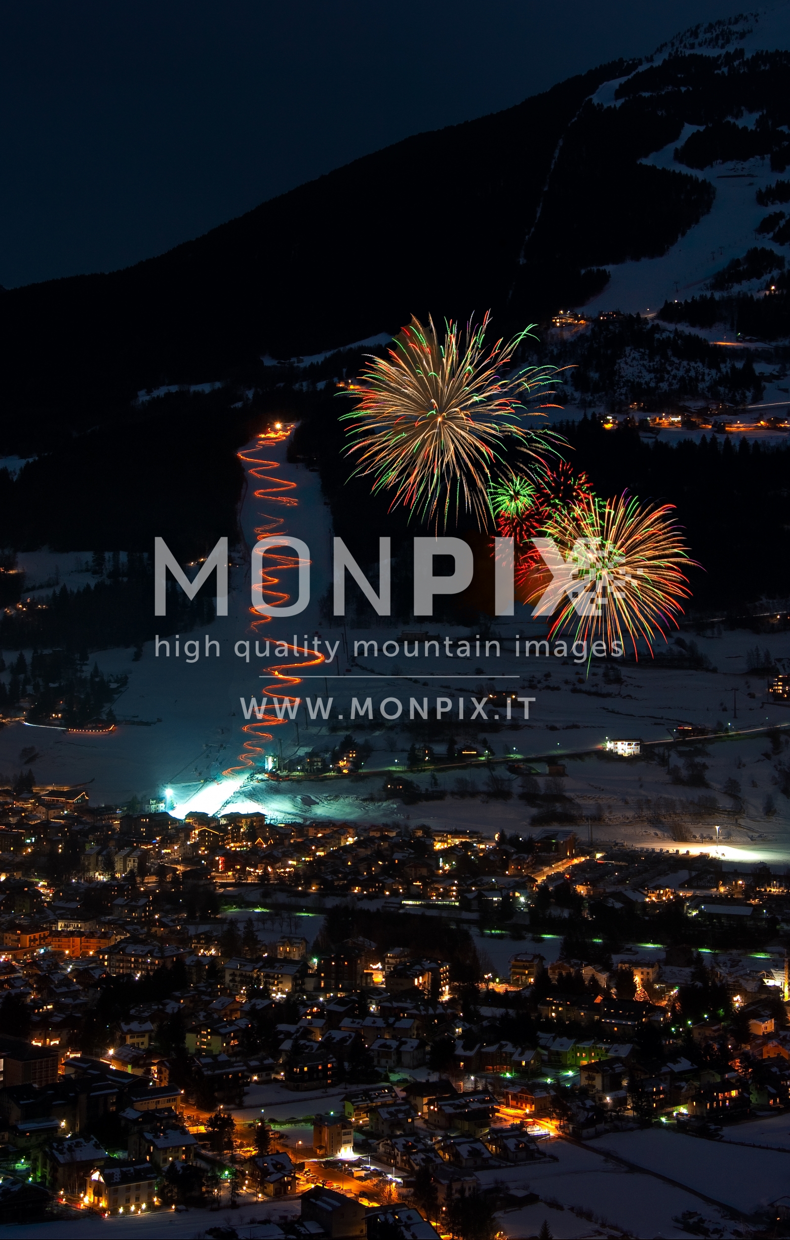 Capodanno a Bormio sulla neve con fuochi artificiali e sci alle fiaccole