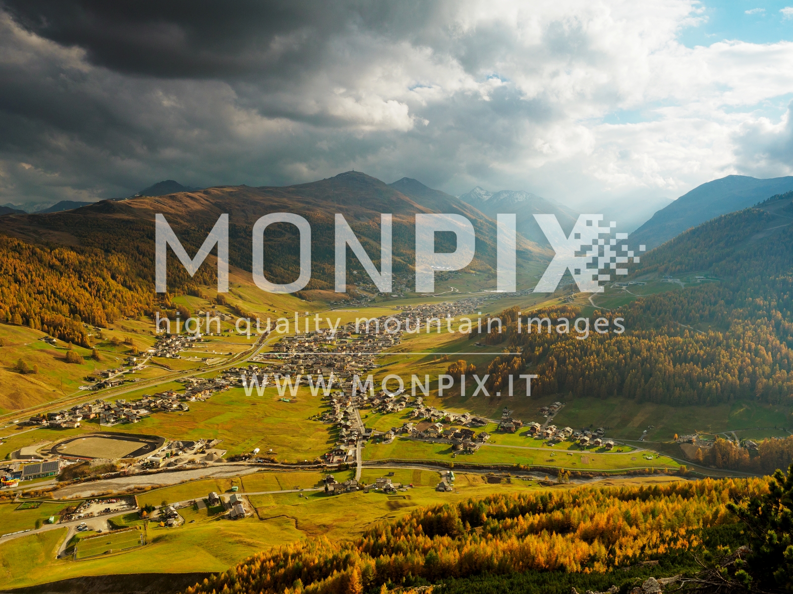 Livigno in autunno visto dal monte Mott 1