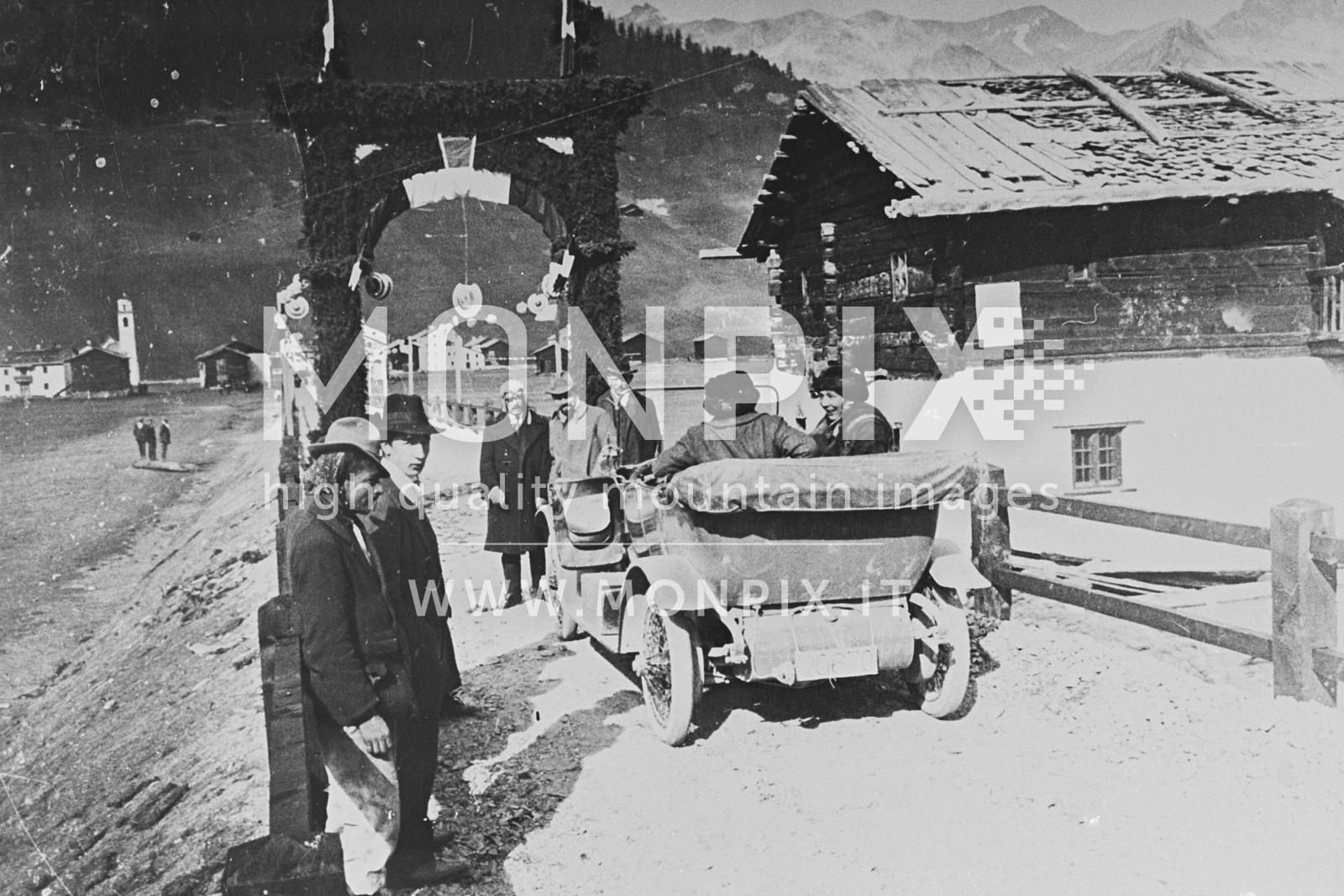 Prima auto in valle 