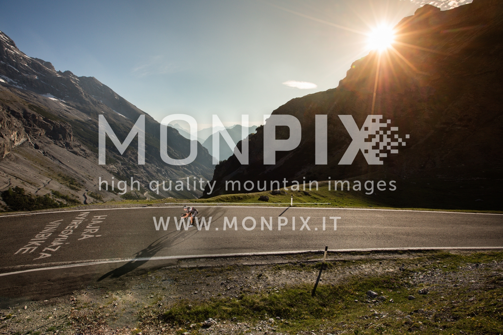 tramonto bici da corsa passo stelvio