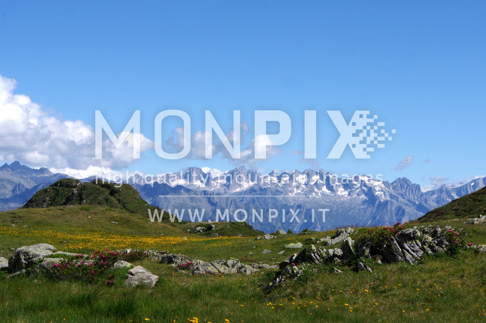 Dal Passo San Marco panorama sulla Valtellina
