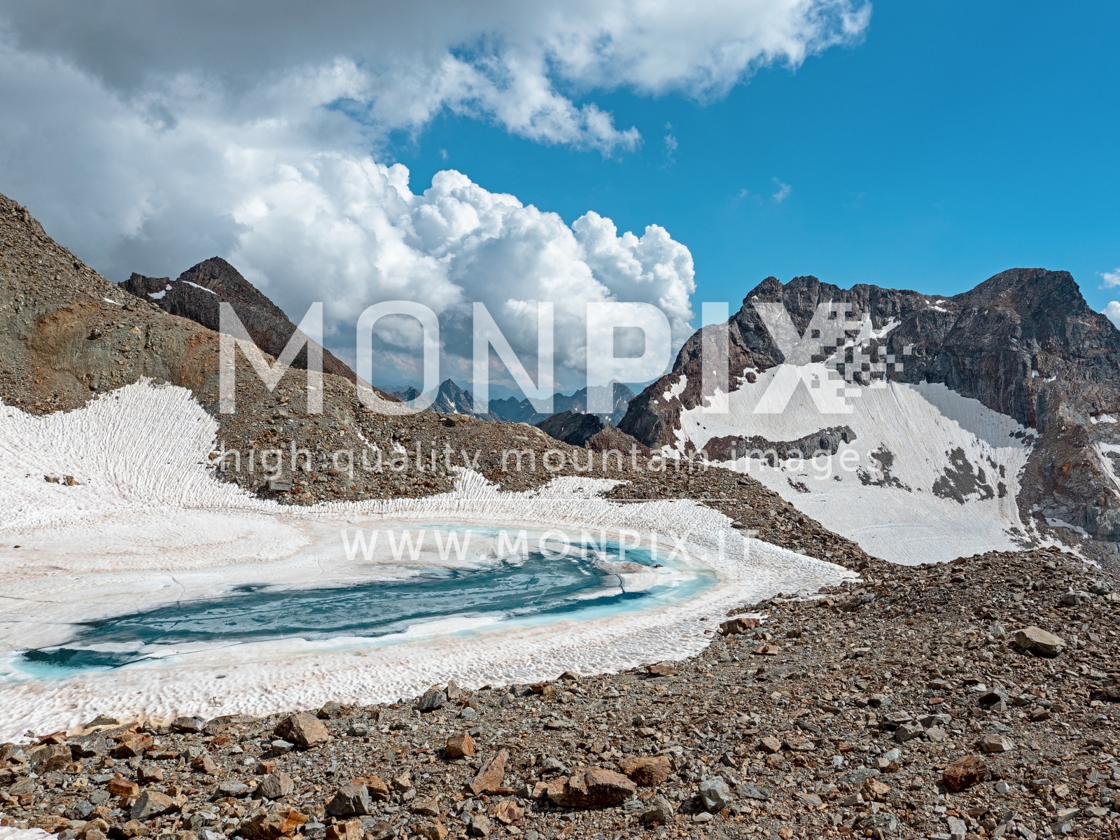 Lago Paradisin 2018 Sullo sfondo il Corno di Campo