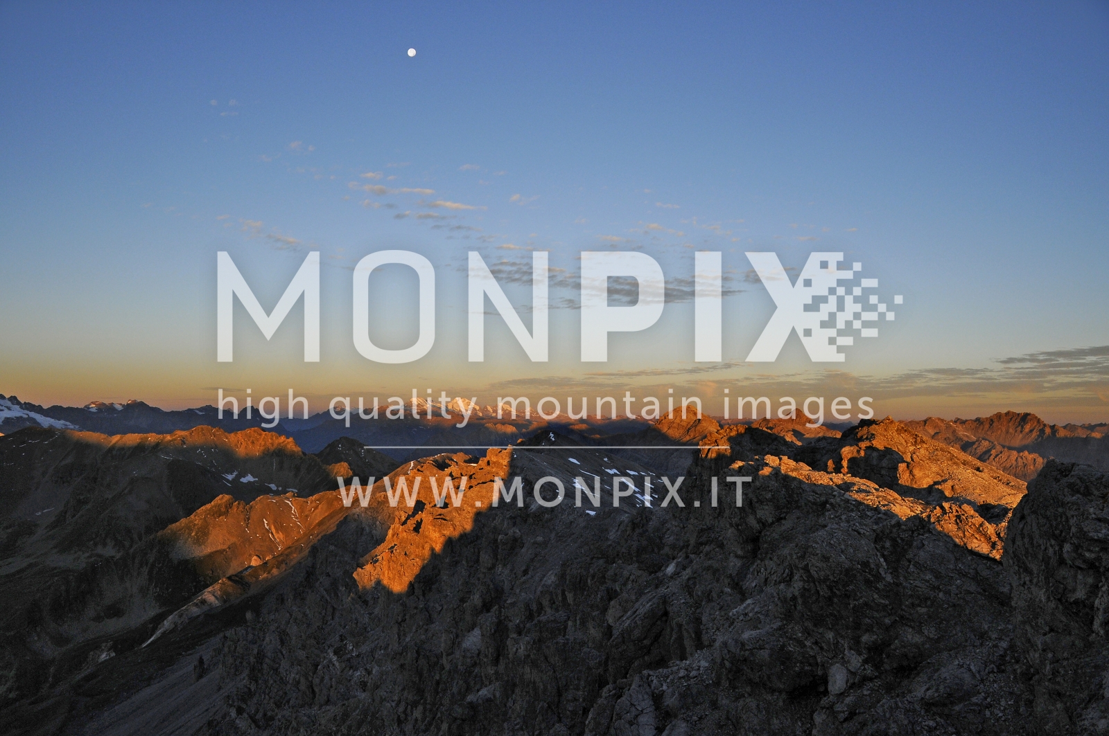 Alba dalla cima del piz Umbrail