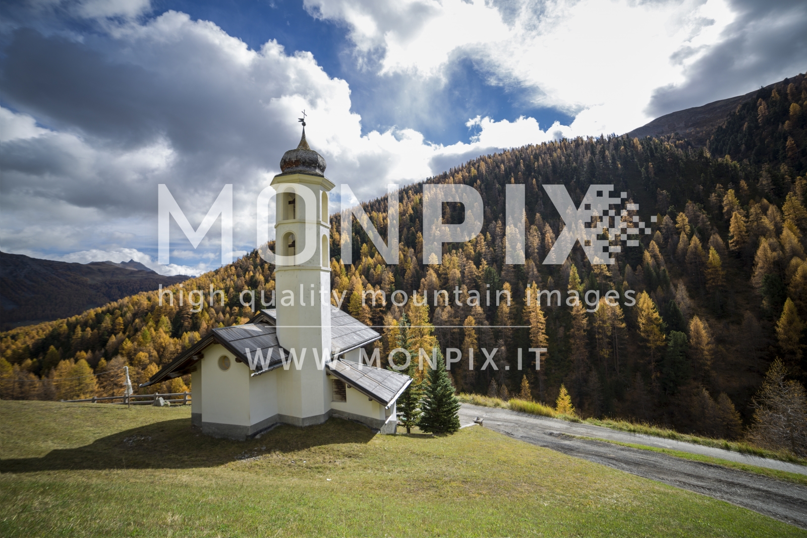 Chiesa val Federia in autunno